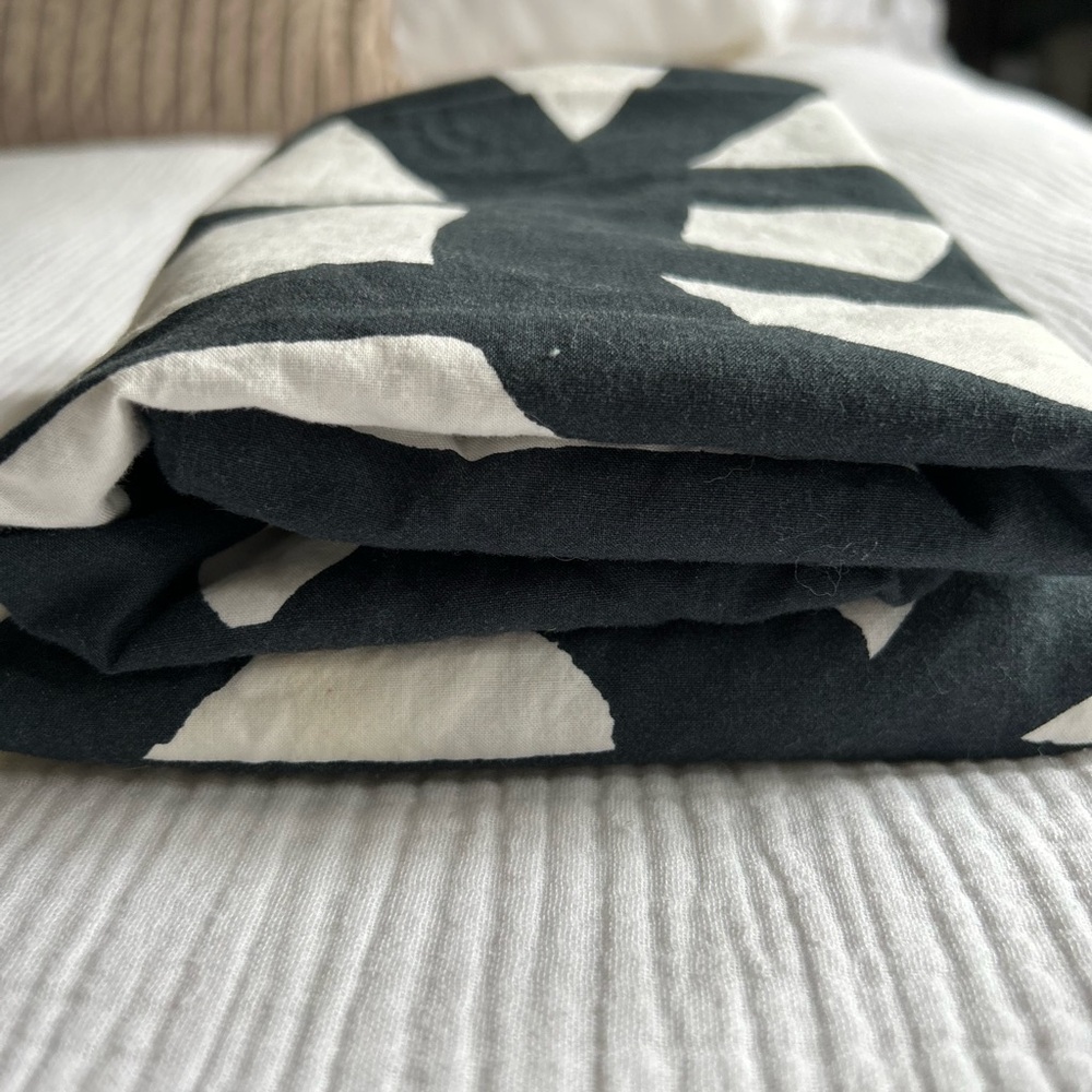 RARE IKEA SKUGGBRACKA KING DUVET COVER WITH TWO SHAMS.  (No longer sold at ikea